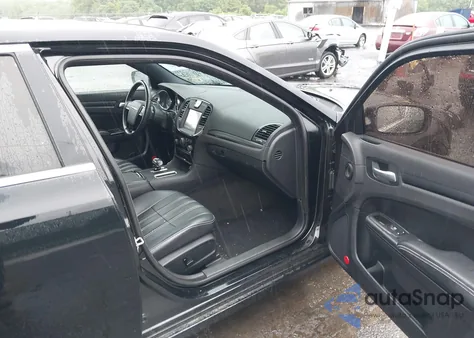 2014 Chrysler 300 300S z USA, uszkodzony, nr VIN 2C3CCABG5EH145336